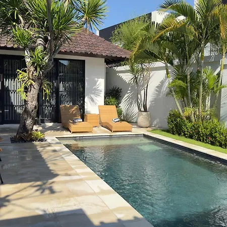 The Kon\'S Villa Bali Seminyak