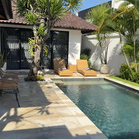 The Kon\'S Villa Bali Seminyak