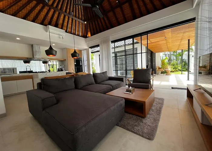 The Kon's Bali سمينياك